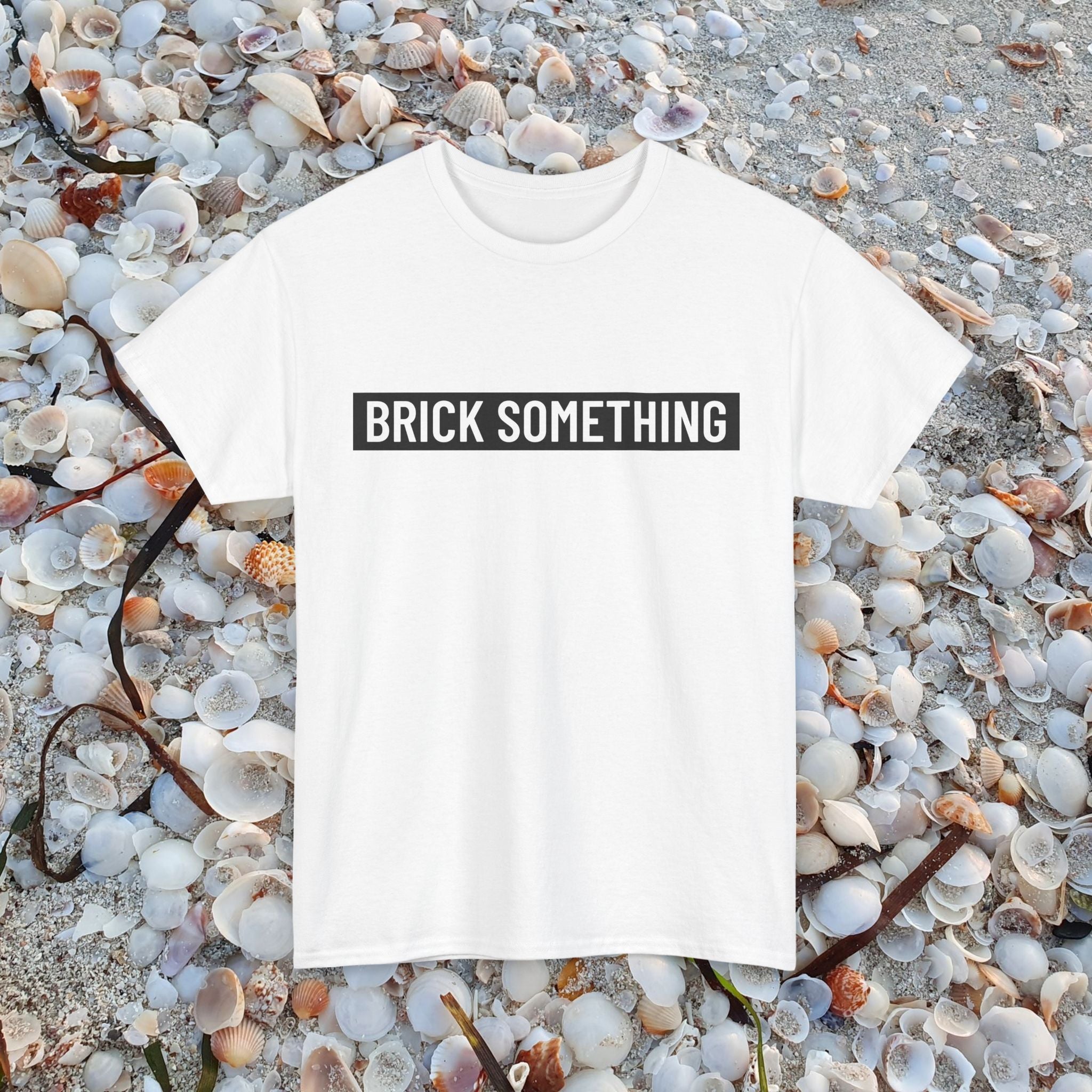 Brick Something Schriftzug T-Shirt Männer